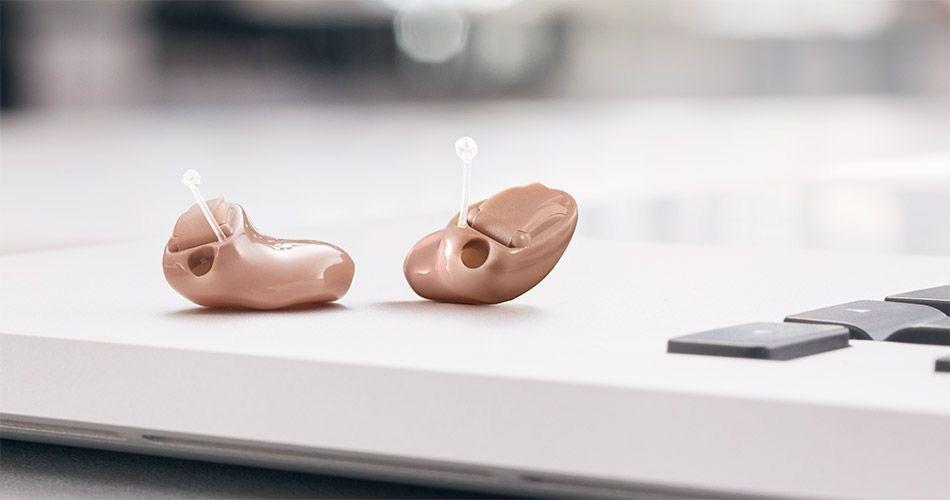 How to clean a custom hearing aids