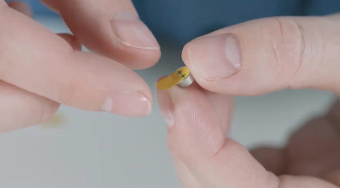 How to Change a Custom hearing aids battery